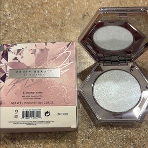 Fenty Beauty Diamond Bomb All-Over Diamond Veil - Silver